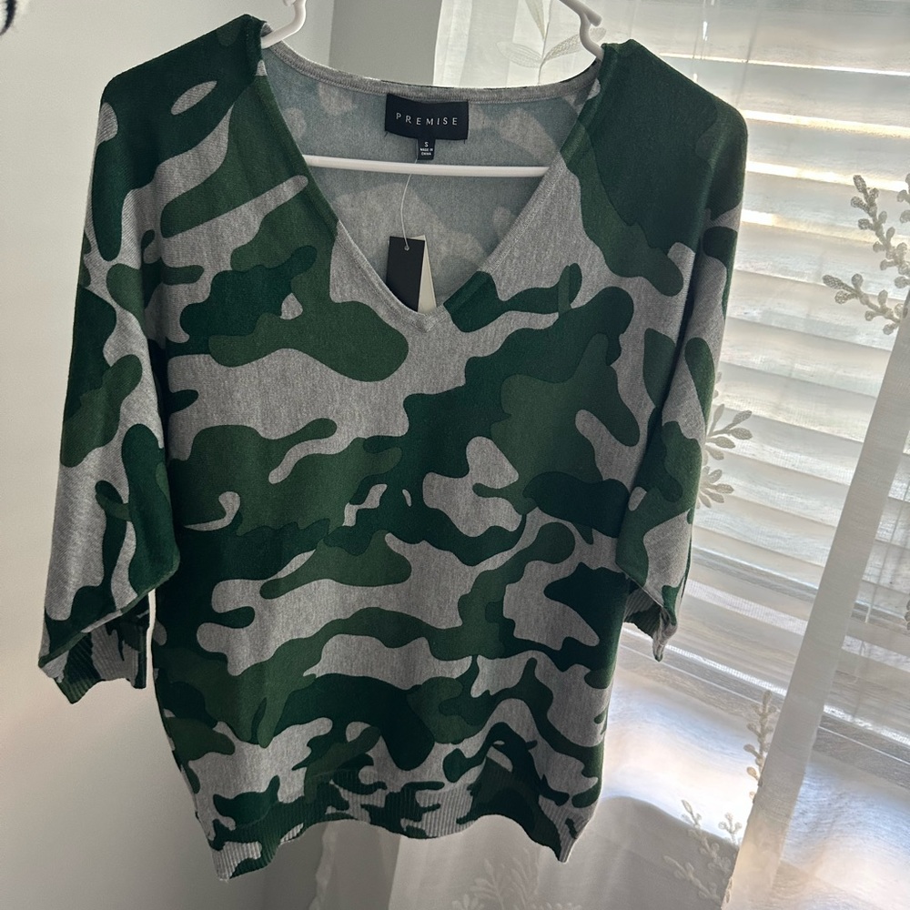 Premise Camo Top
